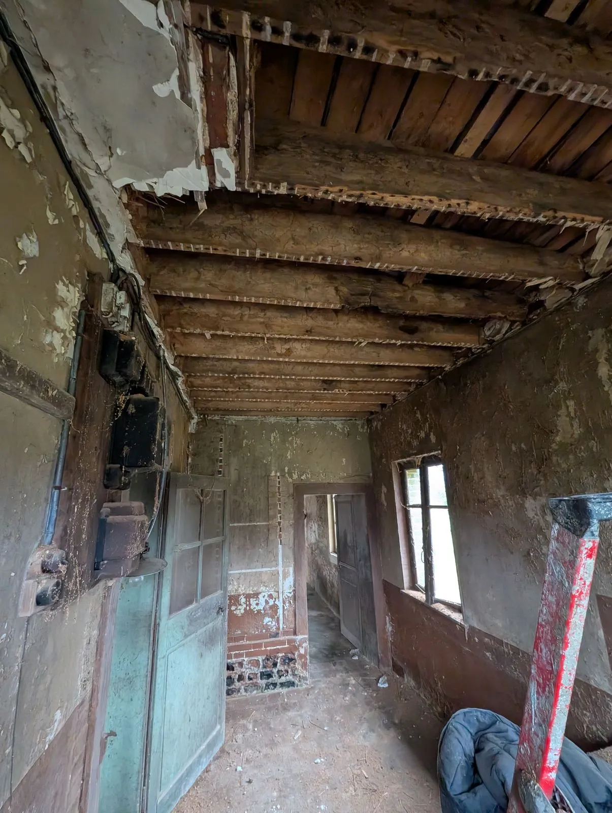 L'intérieur de l'ancienne cuisine avant sa démolition